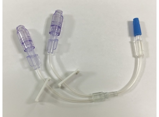 Het standaard Iv Secundaire die Buizenstelsel van Alaris van het Catheterbeleid met Filter wordt geplaatst